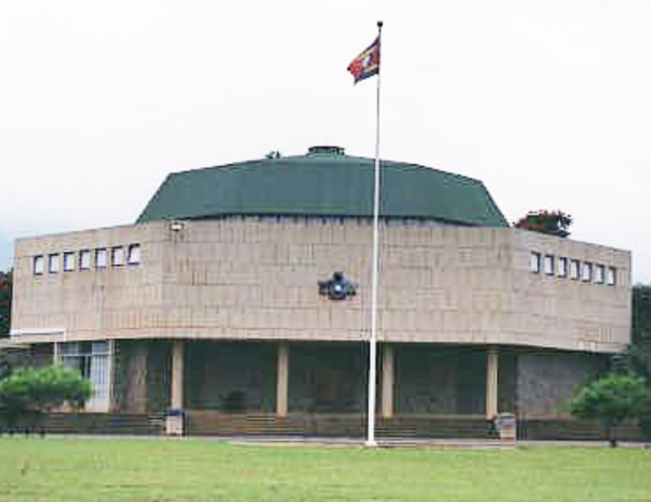 Even politicians serving the current system can lead in a democratic Government.