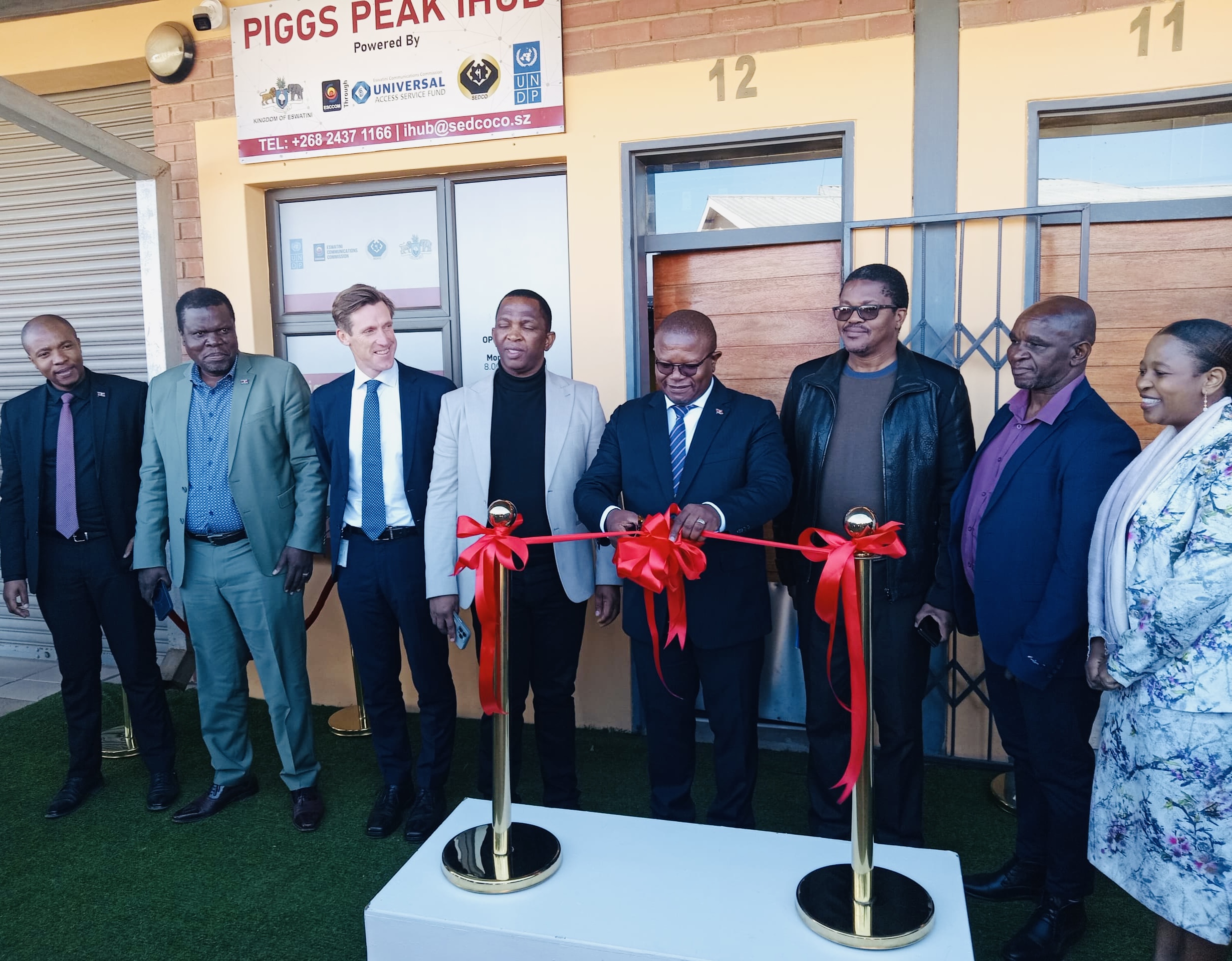 Commerce Minister Manqoba Khumalo launches R2.2million UNDP supported iHub Piggs Peak Internet Centre, says project to capacitate young people with technology skills.