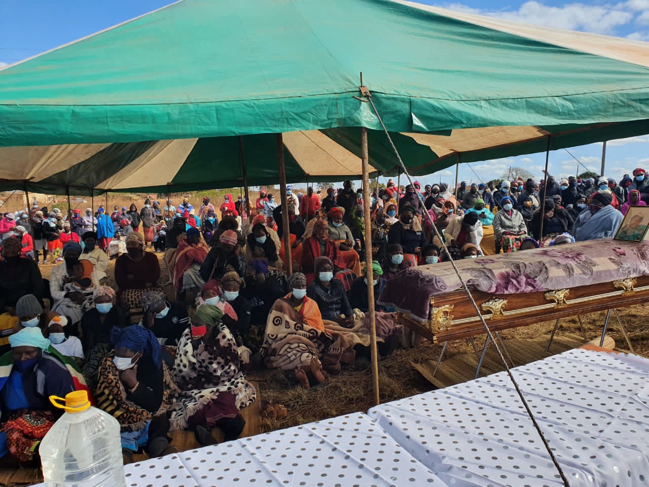 MP ‘Magawugawu’, NNLC President Sibongile and others blocked from attending Lomahasha mass funeral.