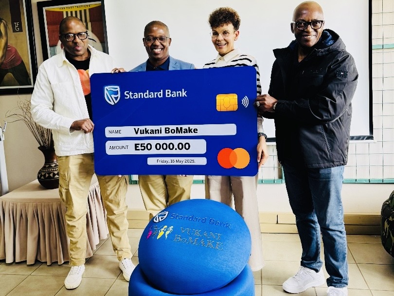 Standard Bank pumps-in R50,000.00 in support of Business Eswatini’s Vukani BoMake, project to empower women in utilizing waste to manufacture various products.