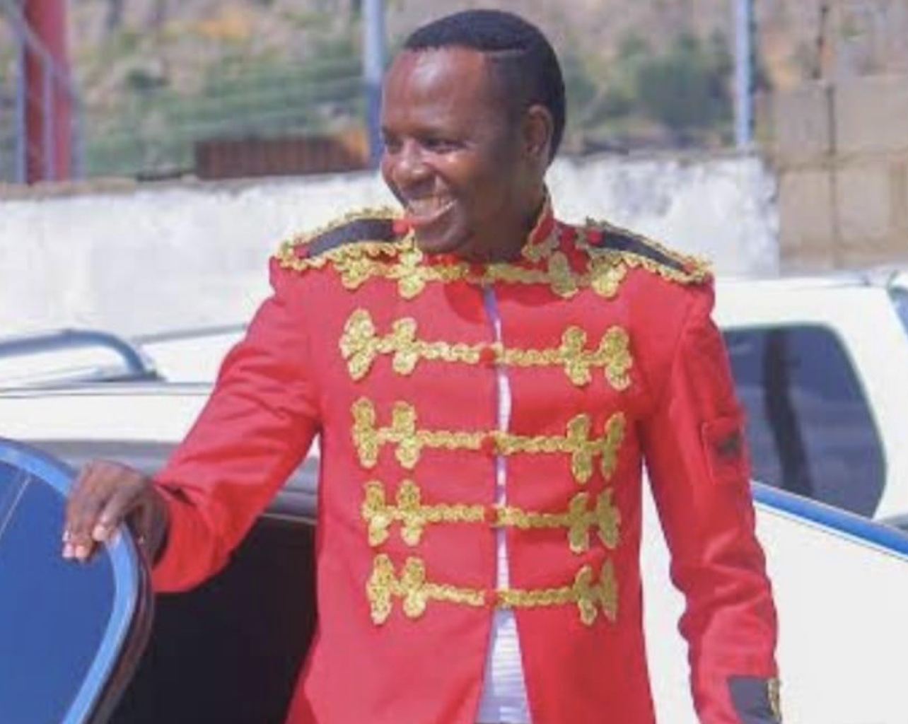 Like Mswati, Timbongi sing praises to SWALIMO President Magawugawu before he addresses NEC meetings.