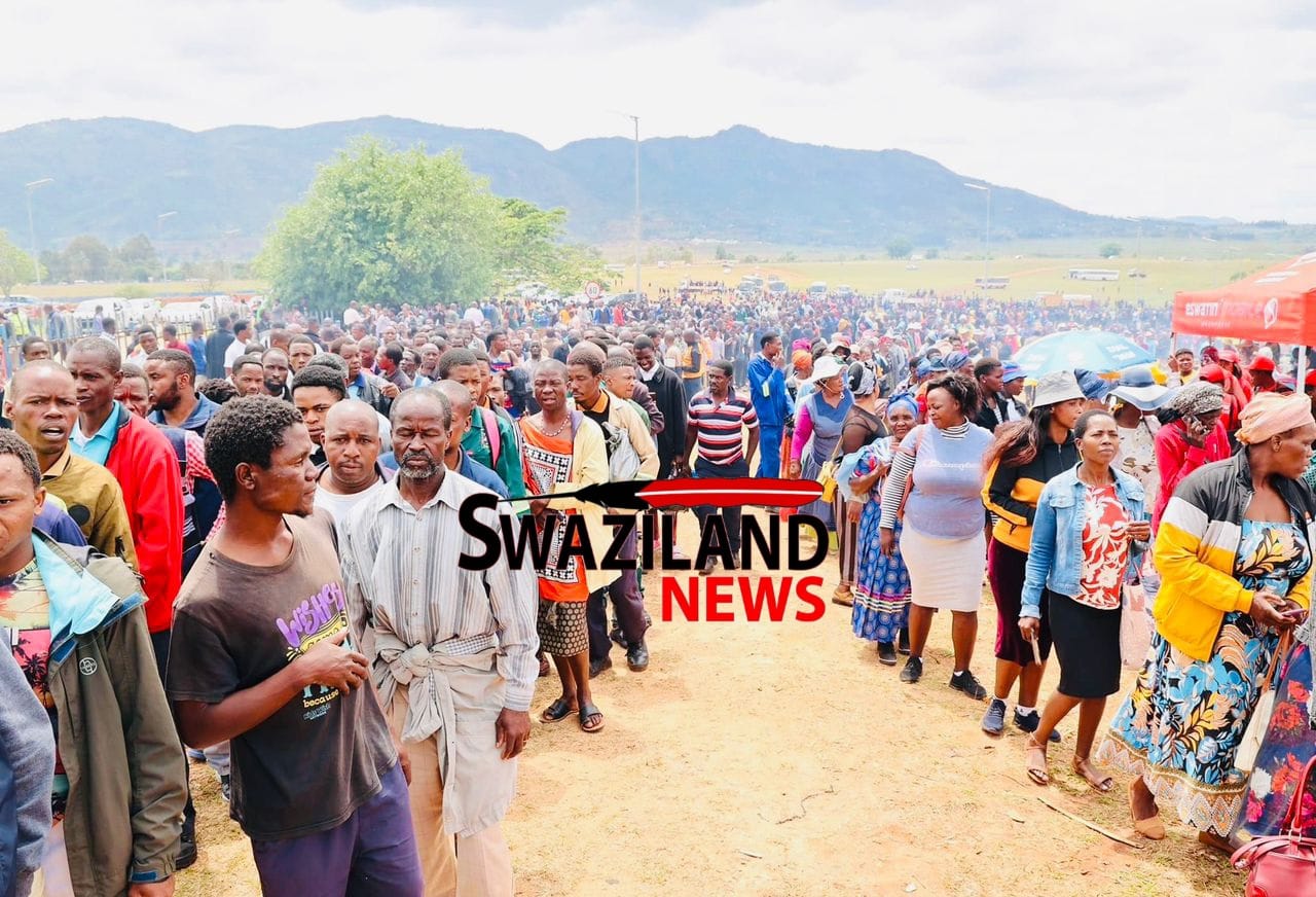 Thousands of emaSwati arrive at Ludzidzini Palace for Sibaya gathering, King Mswati to appoint Prime Minister.