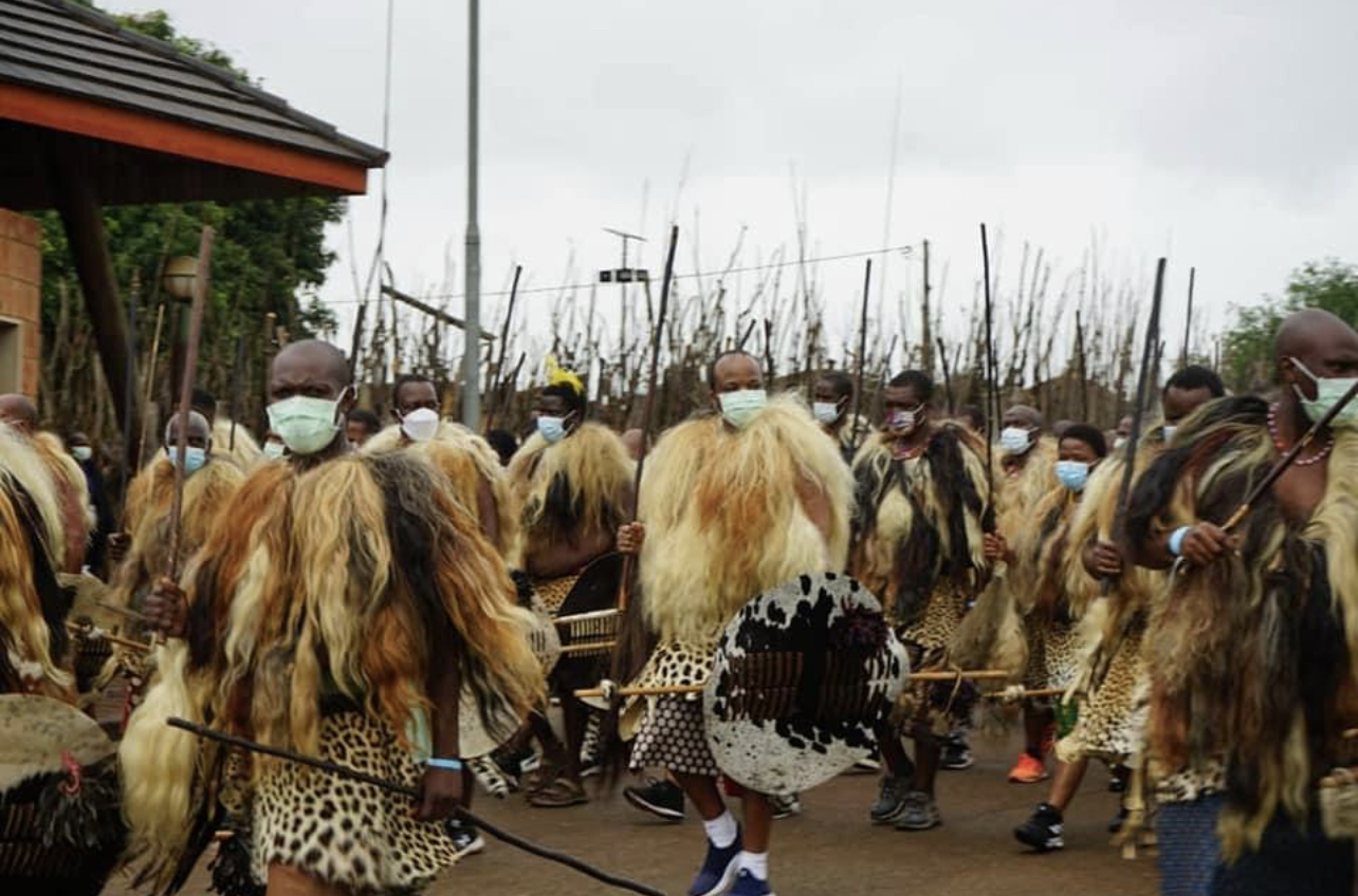 King Mswati commissions Ingatja to cut Lusekwane amid escalating COVID-19 cases. 