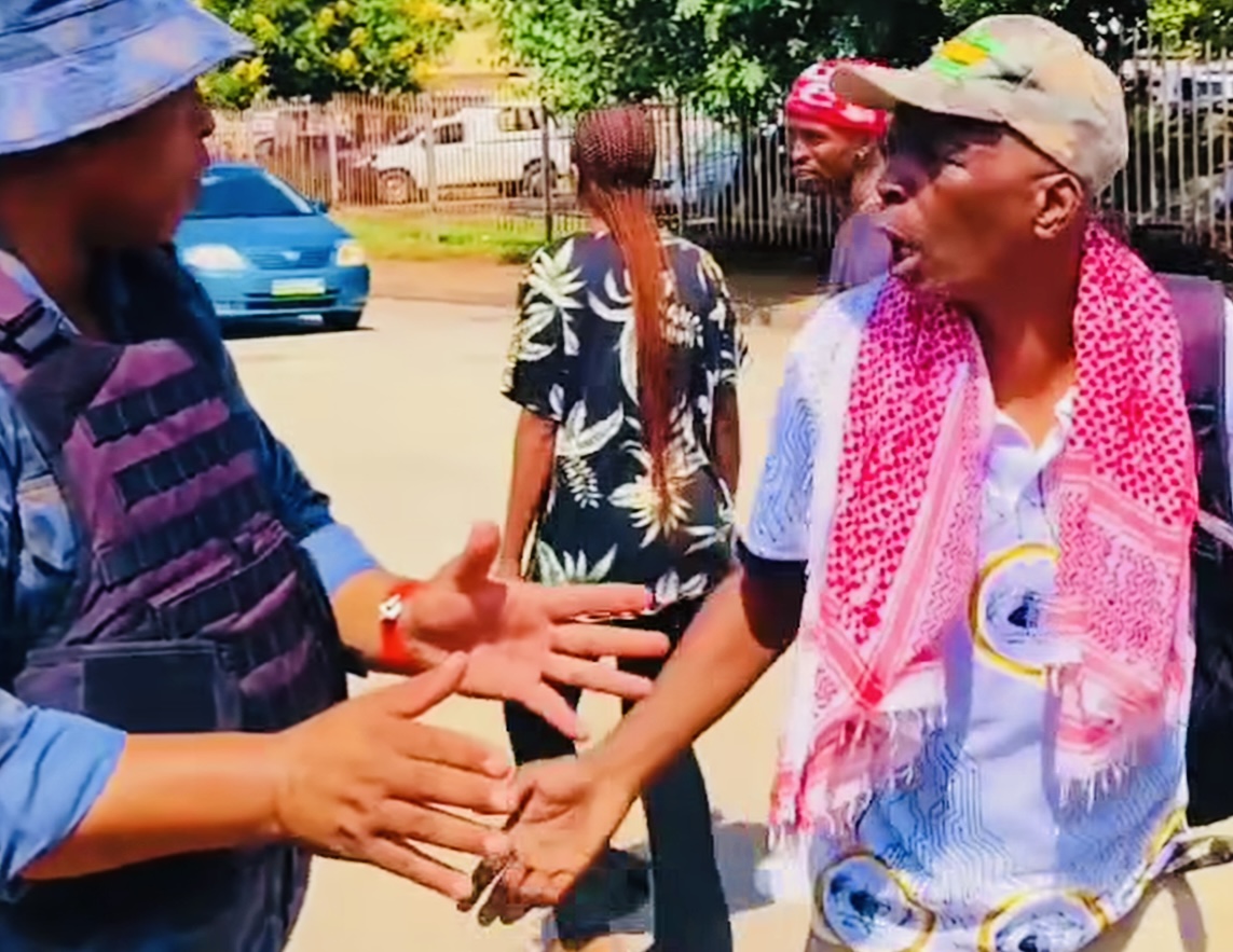 OSSU police officer stopped PUDEMO veteran leader Mphandlana Shongwe while being interviewed by Times Sunday senior journalist Mduduzi Magagula.