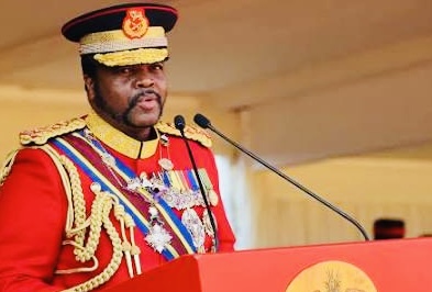 OPINION:Scramble to use independent journalists as a weapon to push a political agenda, leaders of political parties must mock King Mswati and label him sick without involving journalists.